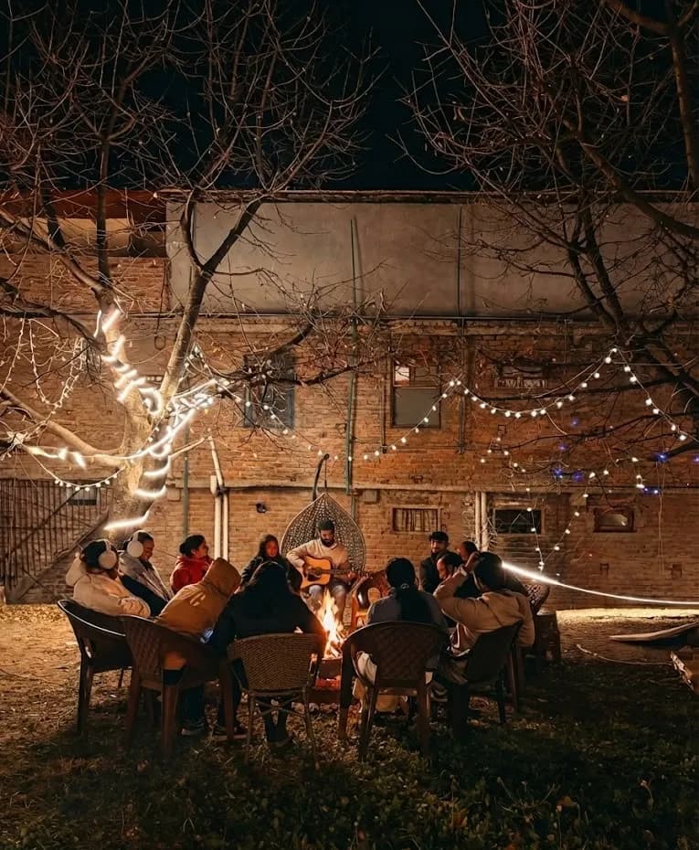 Guest Experience Associate in Manali