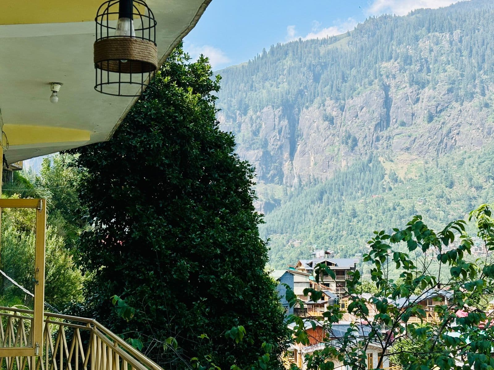 Content creator in manali